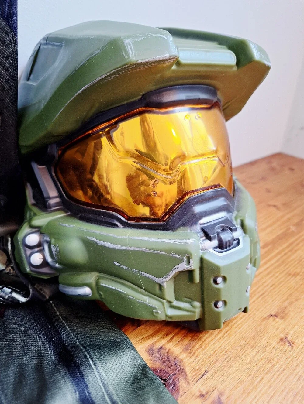 Halo Master Chief Muscle Costume w/ Helmet Boys Size L (10-12)